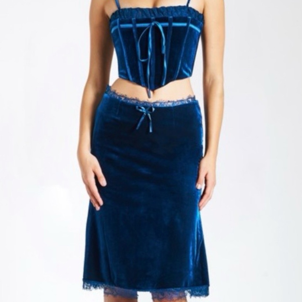 Miss Circle Teal Velvet Top & Skirt With Lace Trim